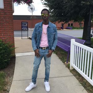 Meet your Posher, Lawrence